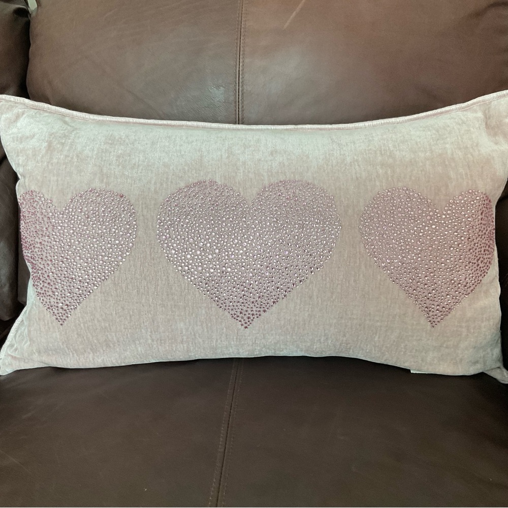 Velvet lumbar heart pillow
